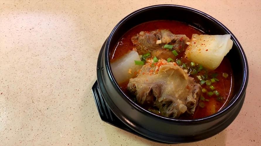 韩式牛尾汤的做法，韩式牛尾汤的做法大全窍门！