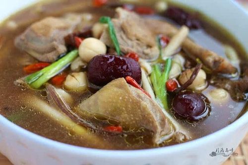 鸽子汤的做法大全，菌菇鸽子汤的做法大全？
